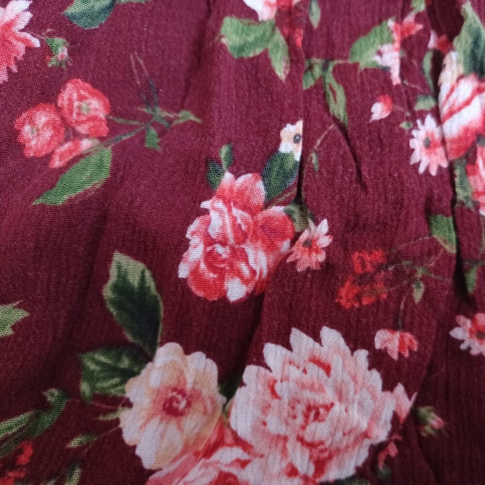 Women's IRIS Red Floral Off the Shoulder Crop w/Crochet bottom Summer/Spring Top - Picture 6 of 10